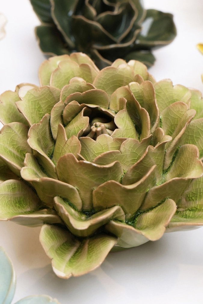 EG06 Peridot Comanche Peony - Chive US Wholesale