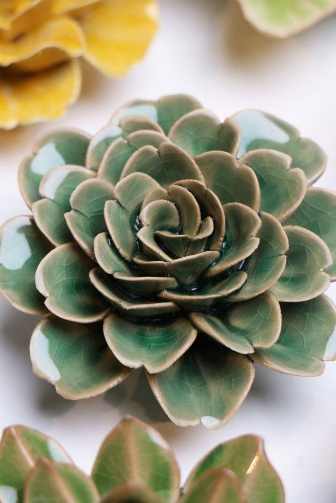 EG11 Jungle Green Tea Rose - Chive US Wholesale