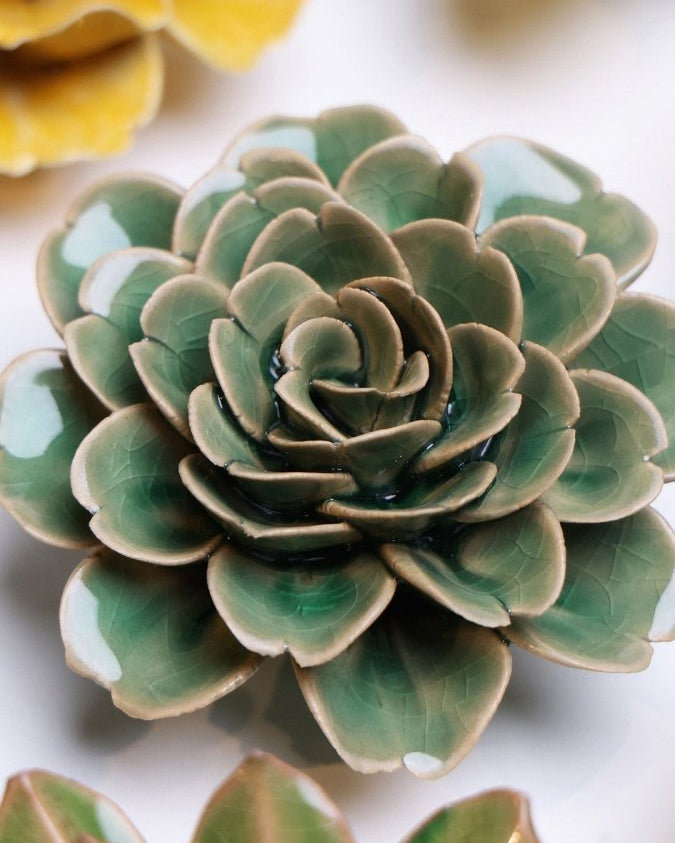 EG11 Jungle Green Tea Rose - Chive US Wholesale