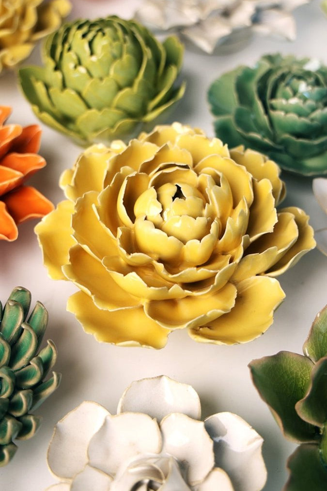 EG21 Buttercup Yellow Gay Paree Peony - Chive US Wholesale