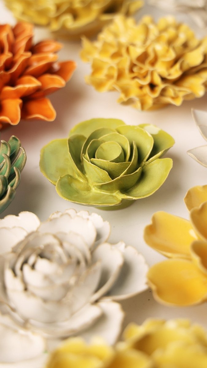 EG54 Chartreuse Elegance Ranunculus - Chive US Wholesale