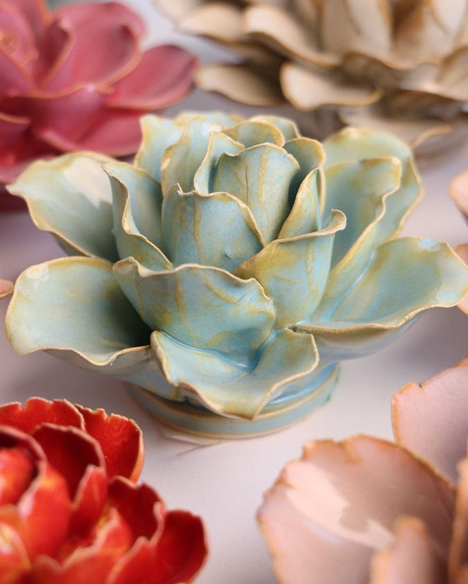 FR26 Robin's Egg Blue Stargazer Lily - Chive US Wholesale