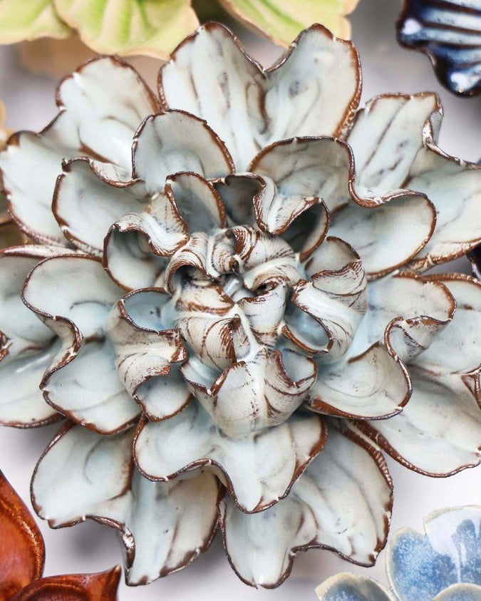 JA15 Chocolate Mint Echo Lisianthus - Chive US Wholesale