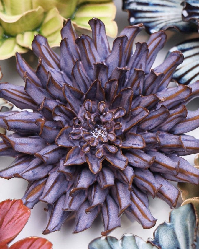 JA22 Violet Blue Fleur De Lis Mum - Chive US Wholesale