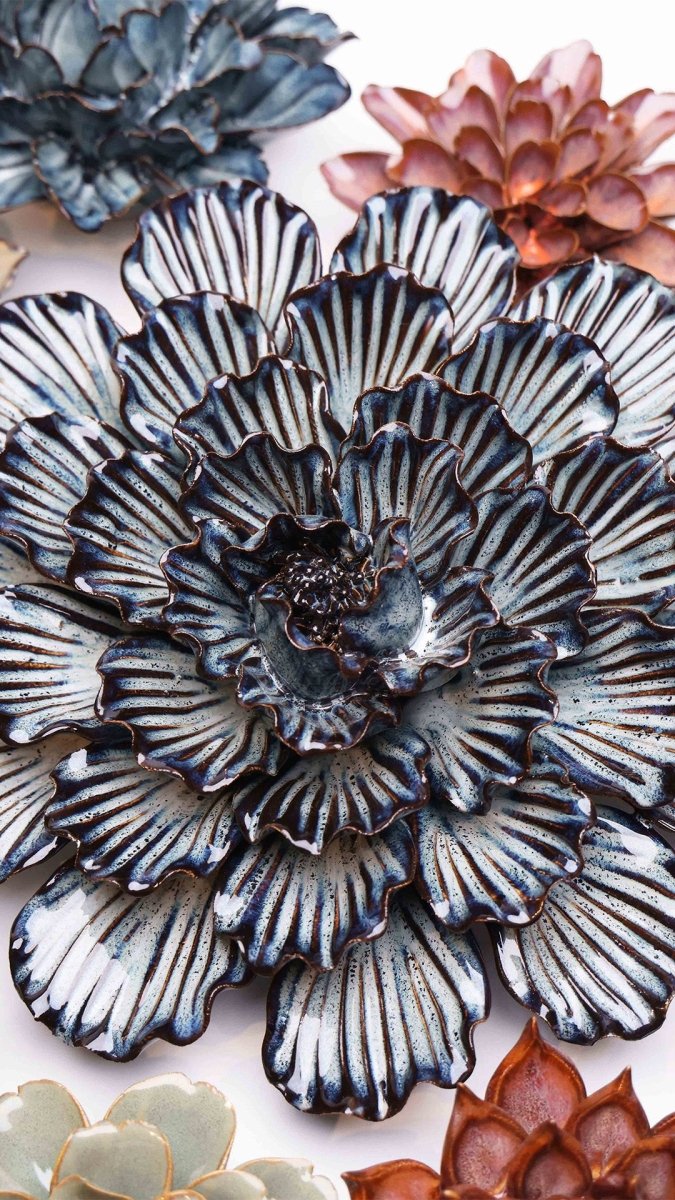 JA25 Navy Dinner Plate Dahlia - Chive US Wholesale