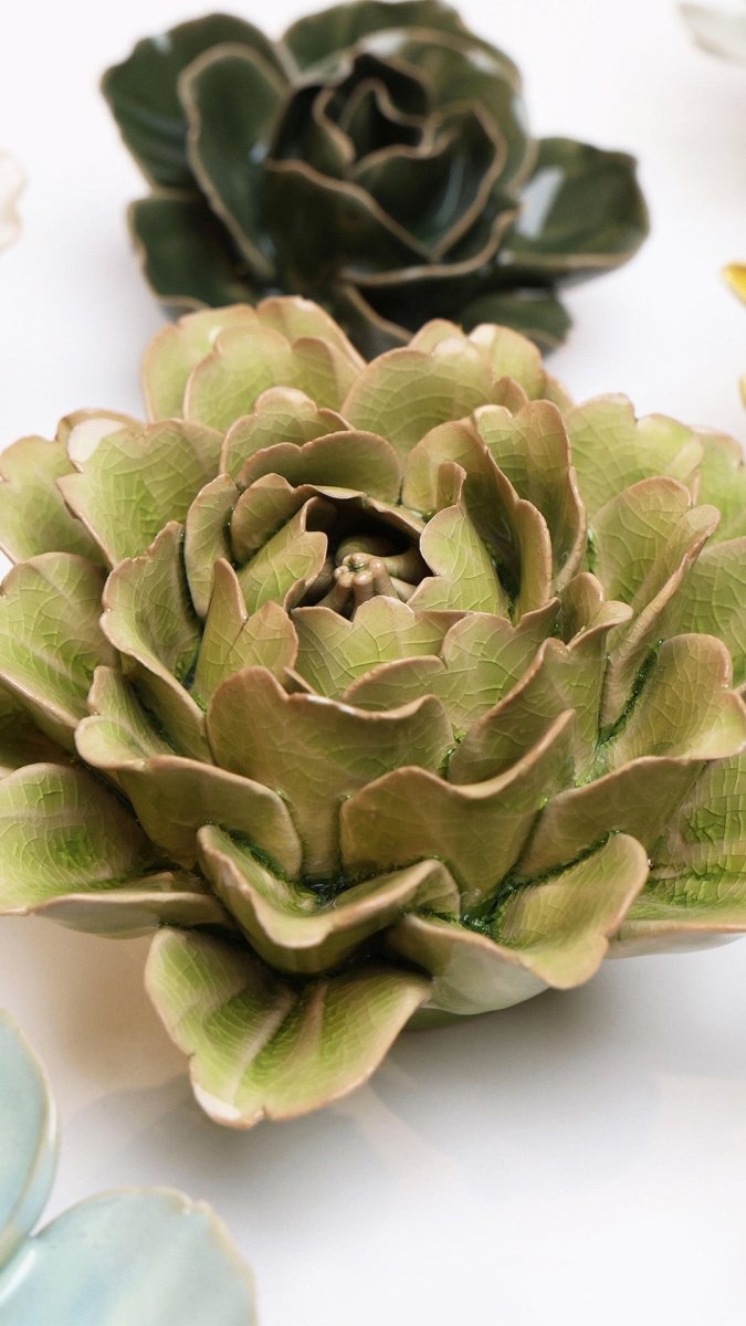 EG06 Peridot Comanche Peony - Chive US Wholesale