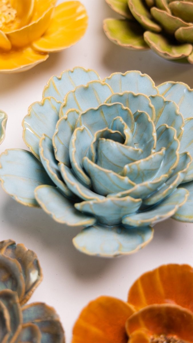 FR11 Robin's Egg Blue Keiko Peony - Chive US Wholesale