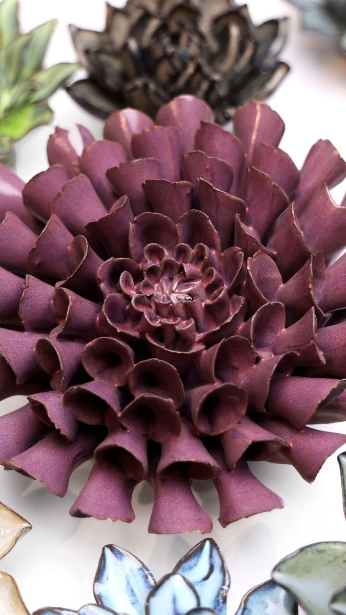 JA02 Violet Blue Cornel Dahlia - Chive US Wholesale