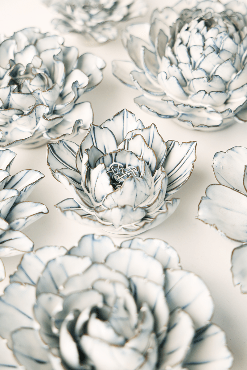 Nantucket Ceramic Flower Blue White Purslane - Chive US Wholesale