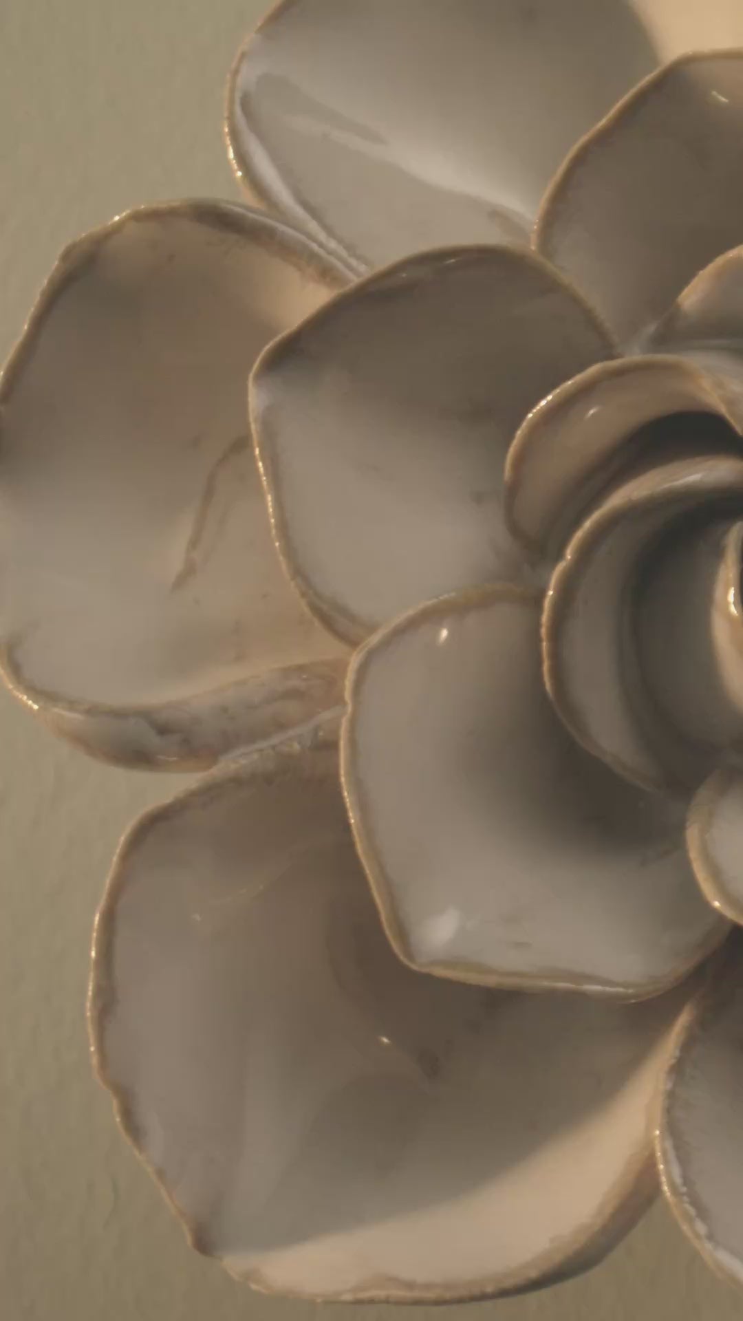 Wall Clock Decor: Elegant Ceramic Zinnia Flower Wall Art – Chive